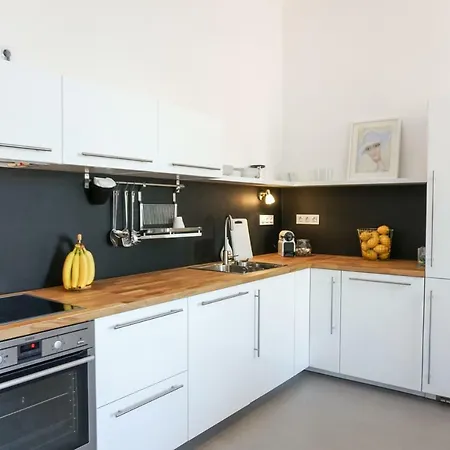 Js Flats - Luxury 2 In 1 - Spacious 93 M2 And Balcony Apartment *