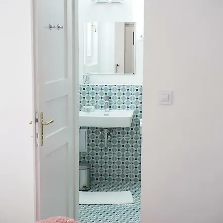 Js Flats - Luxury 2 In 1 - Spacious 93 M2 And Balcony