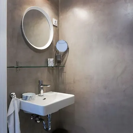 Js Flats - Luxury 2 In 1 - Spacious 93 M2 And Balcony